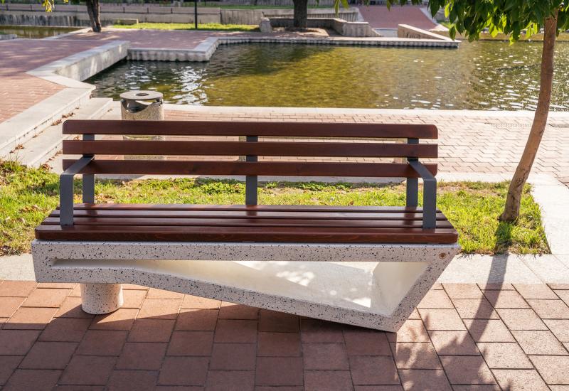 ETE Pictures CONCRETE BENCH 120 3E65E04D-0058-9D7C-5C36-639BDB095A6D.jpg