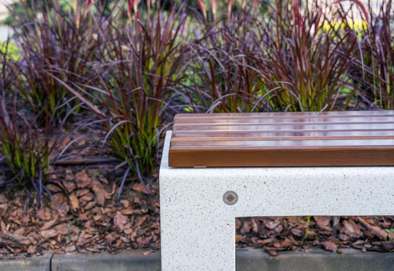 ETE Pictures CONCRETE BENCH 126 CE9B5C3F-20FA-5BE2-DF2E-FD2C1FA74FA4.jpg