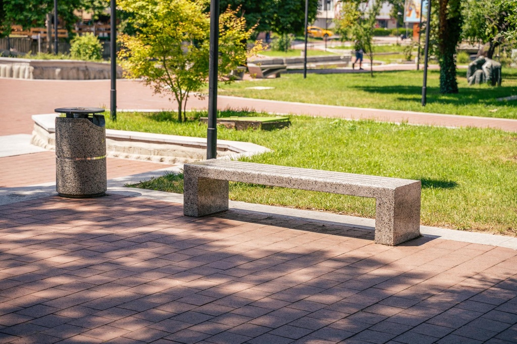 ETE Pictures CONCRETE BENCH 83_2.jpg