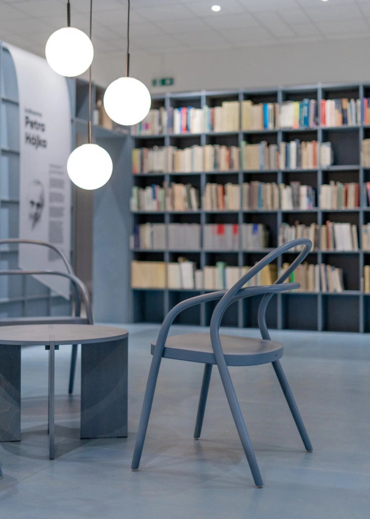 1221-reference-petr-hajek-library-studio-cosmo-2021-ton-002-12.webp