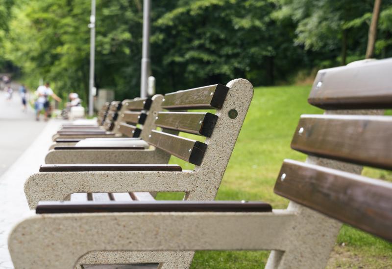 ETE Pictures CONCRETE BENCH 109 73D56E08-2A30-8B7E-3E1D-3E1B0F0A2EA0.jpg