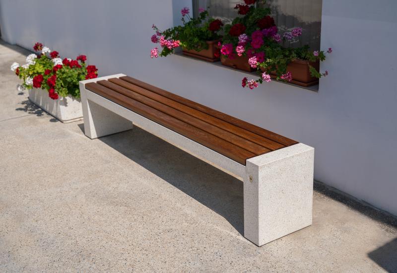 ETE Pictures CONCRETE BENCH 185 91E8C50E-4829-70EB-70F9-EA5ED867DF12.jpg