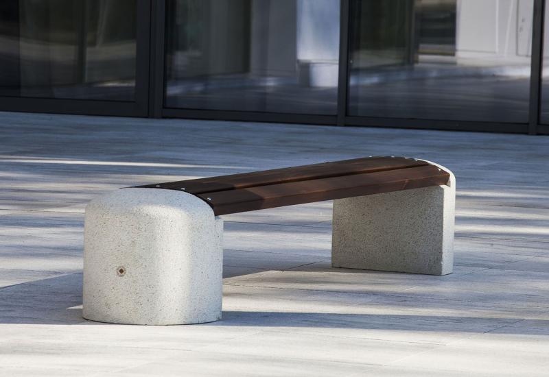 ETE Pictures CONCRETE BENCH 40 196BE46F-17DE-2D6C-1819-C9E2C67C14F7.jpg