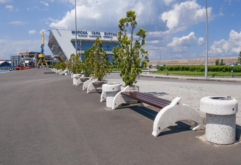 ETE Pictures CONCRETE BENCH 8 6467EE88-5729-E245-CEFE-0D91D3CF0F10.jpg