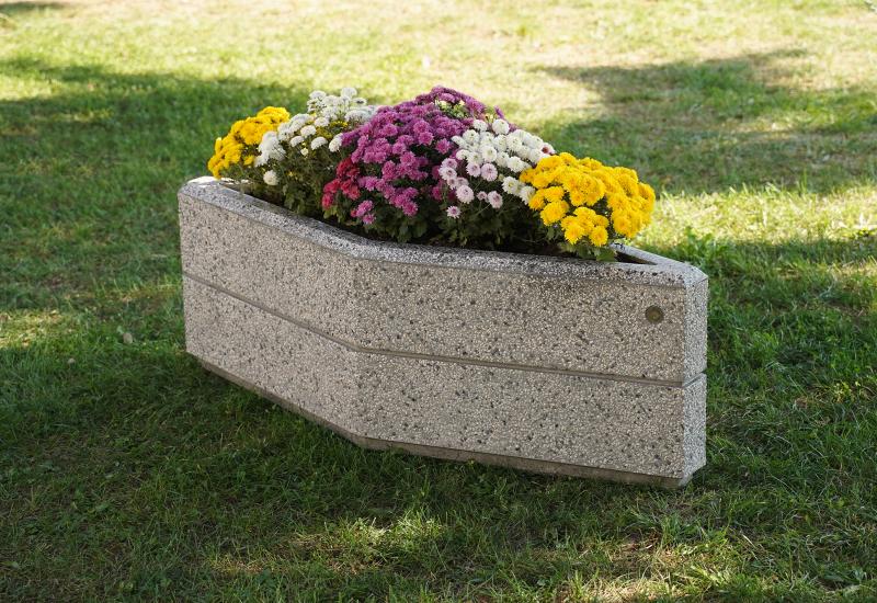 ETE Pictures CONCRETE PLANTER 229 7E82D246-6EB1-08BF-13B4-5805E8A47966.jpg