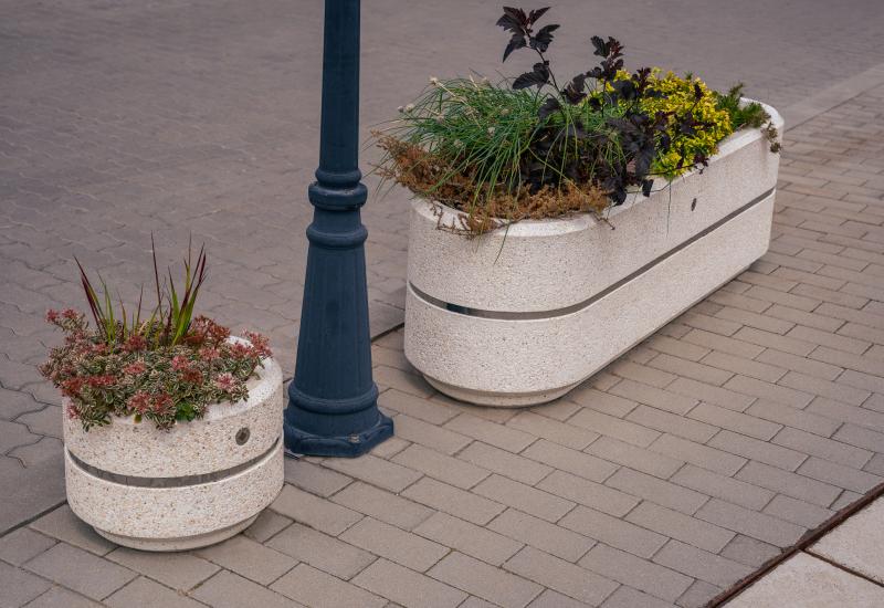 ETE Pictures CONCRETE PLANTER 27 53A437C5-3802-568D-8367-C94EBD7679FC.jpg