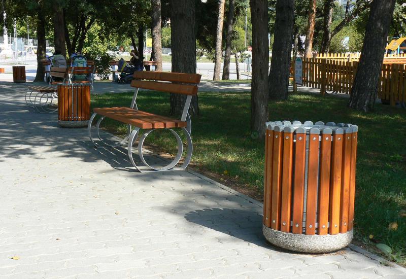 ETE Pictures METAL BENCH 52 36D03E38-EDFF-B8F8-D44C-98334D24ED0A.jpg