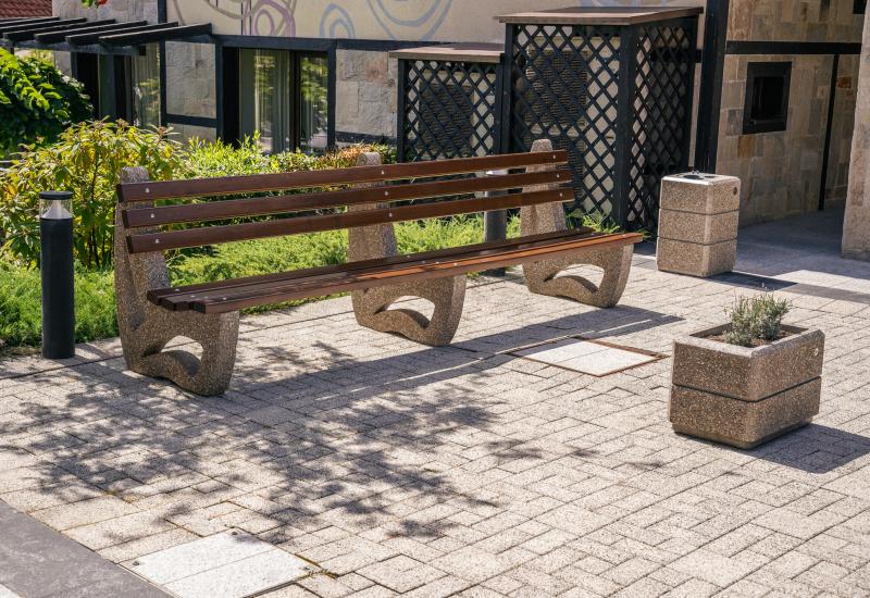 ETE Pictures RECTANGULAR CONCRETE PLANTER 175 08D026A4-1412-3223-47F5-D63635975294.jpg