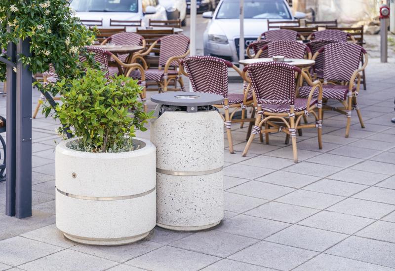 ETE Pictures ROUND CONCRETE PLANTER 16 84D1E39F-81E6-82DA-7DDB-37203F74316F.jpg