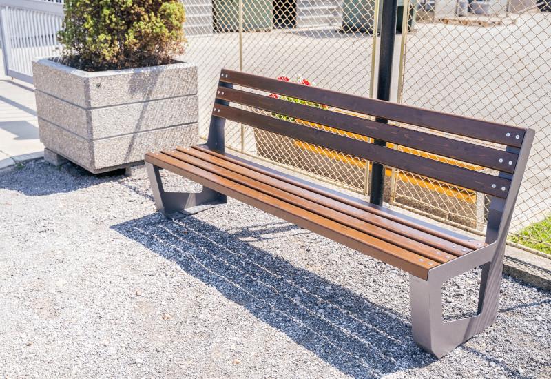 ETE Pictures SQUARE CONCRETE PLANTER 226 2BDC21C7-B2B1-858C-6C70-65E7231A6DFF.jpg