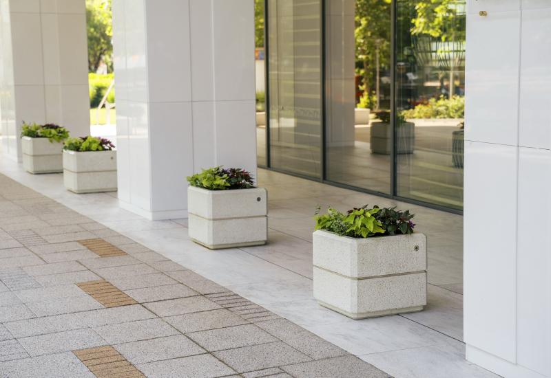 ETE Pictures SQUARE CONCRETE PLANTER 82 C33E8100-15A0-D426-F9F6-EF28F29A9B89.jpg