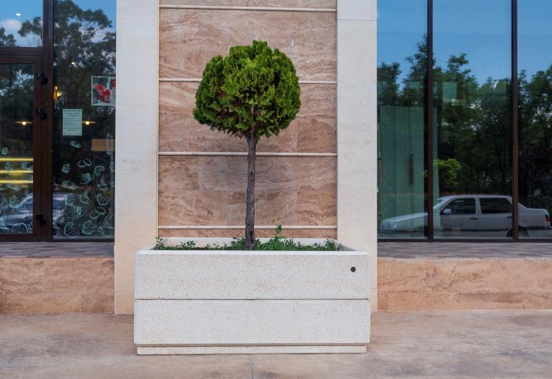 ETE Pictures SQUARE CONCRETE PLANTER 96 6D666EB6-5183-4DF4-4FE9-81E980210521.jpg